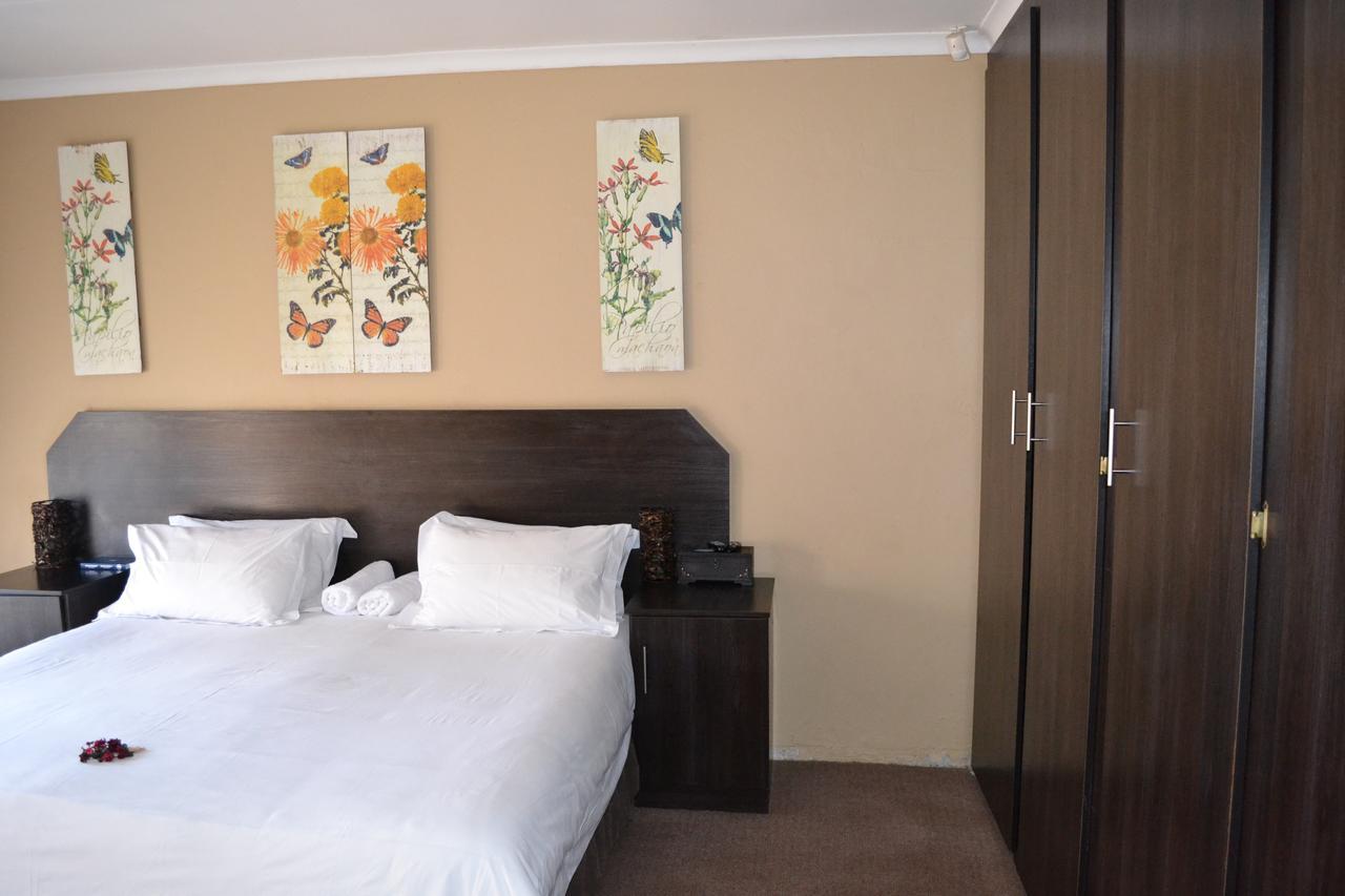 Oasis Of Life Guest House วิตแบงก์ ภายนอก รูปภาพ